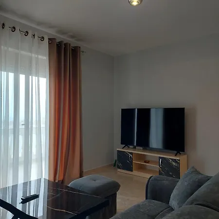 דירה Xhuliana's Sea View *
